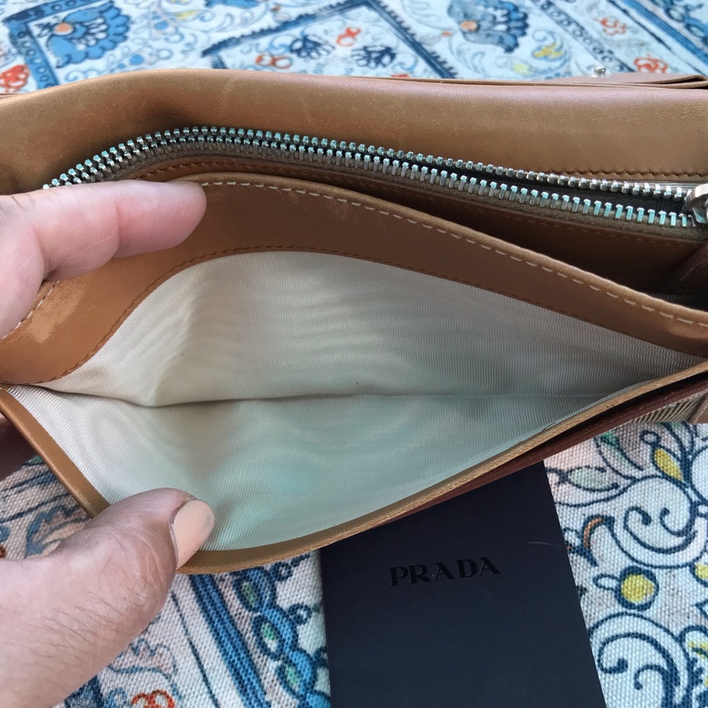 Prada wallet. - Picture 9 of 12